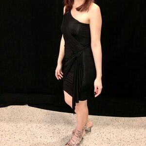 AKIKO Black Cocktail One-shoulder Dress